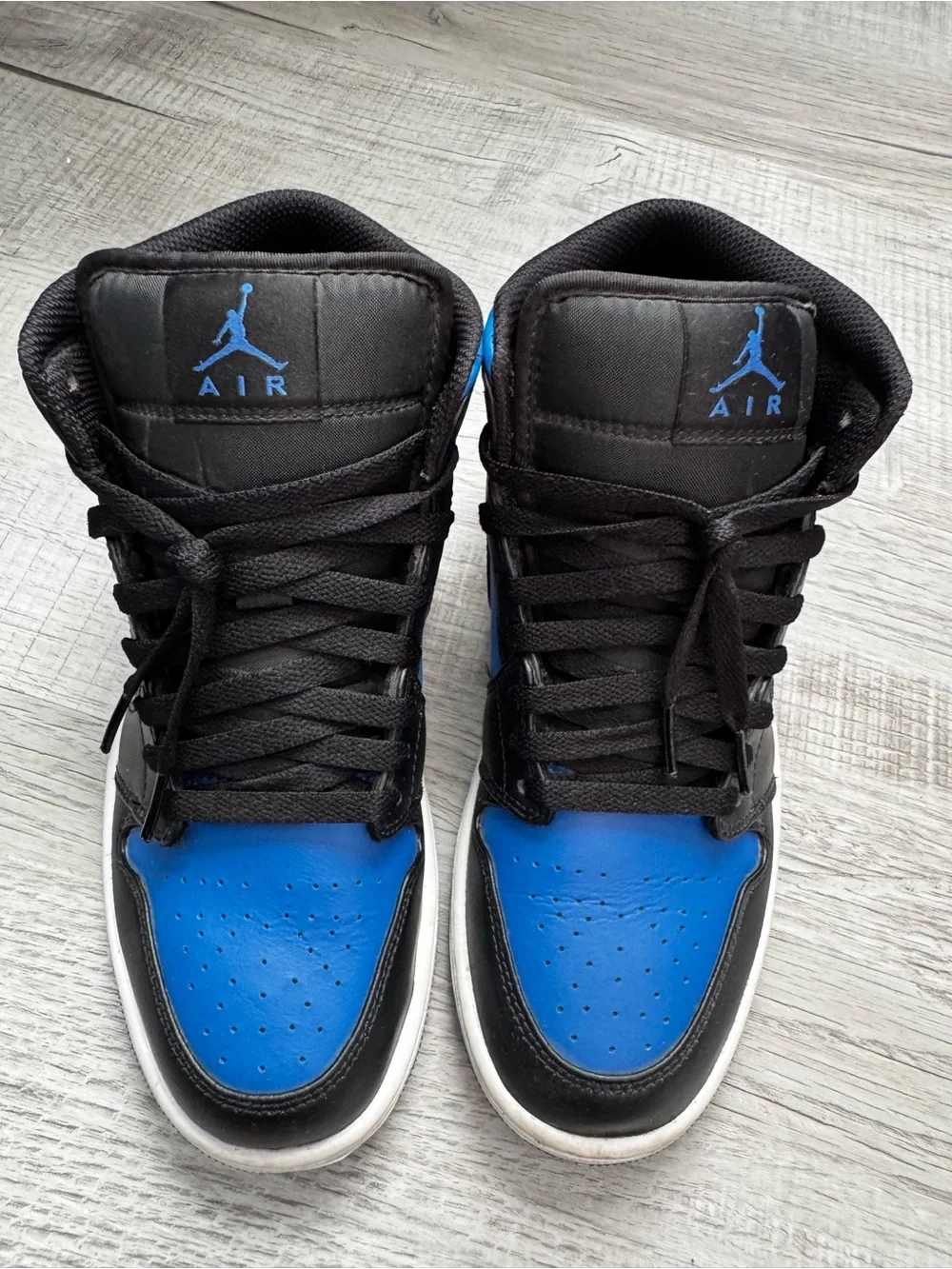 Jordan Low-Top Sneakers in Black and Blue